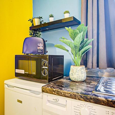 Studio With A Large Toilet And A Separate Room Budget Price Central لندن المظهر الخارجي الصورة